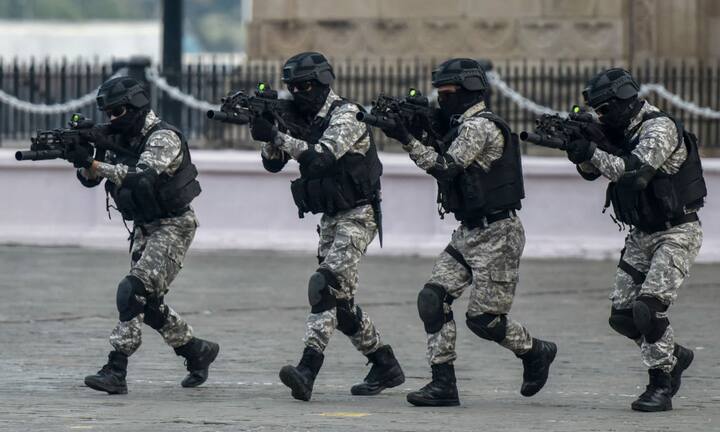 दुनिया की टॉप पांच सबसे शक्तिशाली सैन्य क्षमता में चीन के बाद एशियाई देशों में भारत को ही जगह दी गई है. भारत चौथे नंबर पर है. इस लिस्ट में पांचवें नंबर पर फ्रांस को जगह दी गई है.