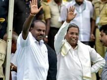 कर्नाटक: संकट में कांग्रेस-जेडीएस सरकार, 10 विधायक बीजेपी के संपर्क में