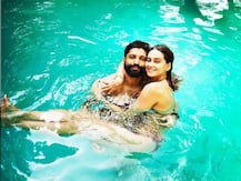 गर्लफ्रेंड शिबानी को बाहों में लिए फरहान अख्तर ने किया प्यार का इजहार, लिखा ये खास मैसेज