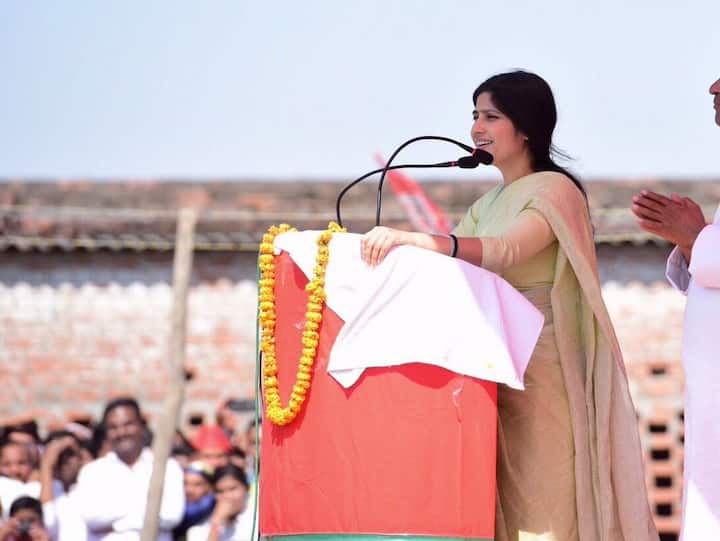 2009 में डिंपल फिरोजाबाद से चुनाव लड़ी थीं लेकिन जीत नहीं पाई थीं. उन्हें राज बब्बर ने हरा दिया था. 2014 में कन्नौज से वे निर्विरोध चुनी गईं. बसपा समेत अन्य बड़ी पार्टियों ने भी उनके खिलाफ उम्मीदवार नहीं उतारे.