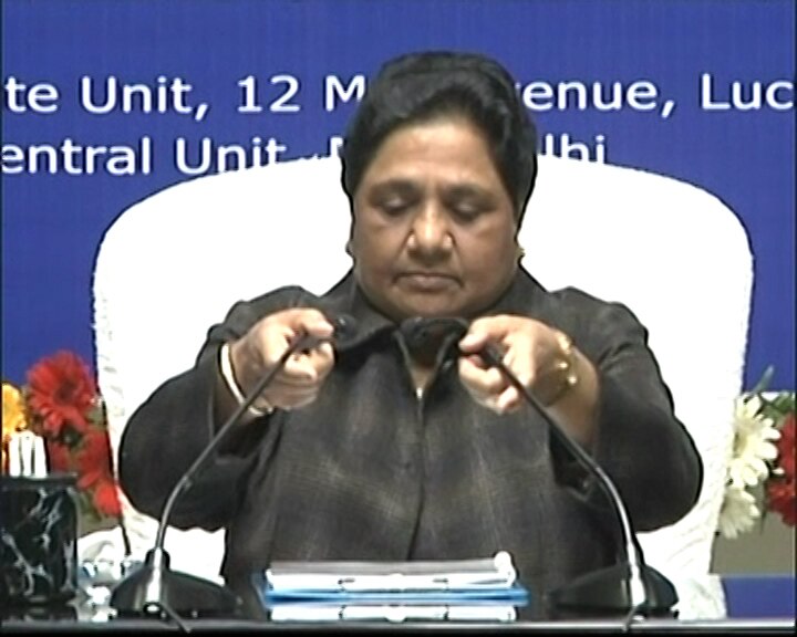 bsp chief mayawati full speech on her birthday 15 jan जन्मदिन पर मायावती ने कार्यकर्ताओं से जीत का तोहफा मांगा, बीजेपी-कांग्रेस को एक तराजू में तौला