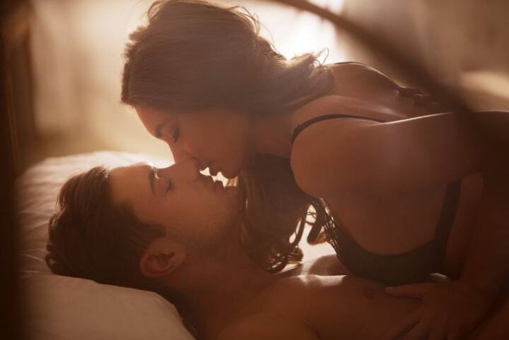 ब्रिटीश मेडिकल जनरल में पब्लिश हुई इस रिसर्च में भाग लेने वाले 40 फीसदी ब्रिटेन की महिलाओं और 26 फीसदी पुरुषों का कहना था कि उन्होंने अपनी   वर्जिनिटी सही समय पर नहीं खोई.