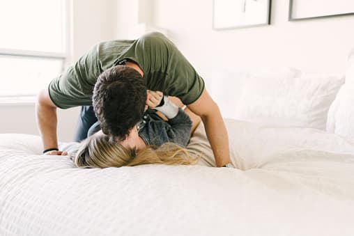 इस रिसर्च में ब्रिटेन के 17 से 24 साल के सेक्सुअली एक्टिव 3000 हजार लोगों को शामिल किया गया. रिसर्च के दौरान उन्होंने बताया कि पहली बार सेक्स   करने पर उन्हें कैसा लगा.