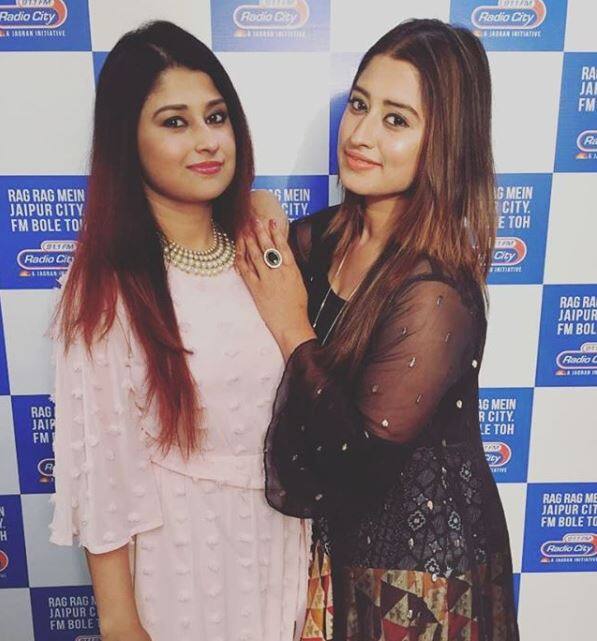 बिग बॉस 12 कंटेस्टेंट सोमी खान ने अपनी बहन सबा खान के साथ शो में एंट्री की थी. शो में रहने के दौरान सोमी ने काफी सुर्खियां बटोरीं.