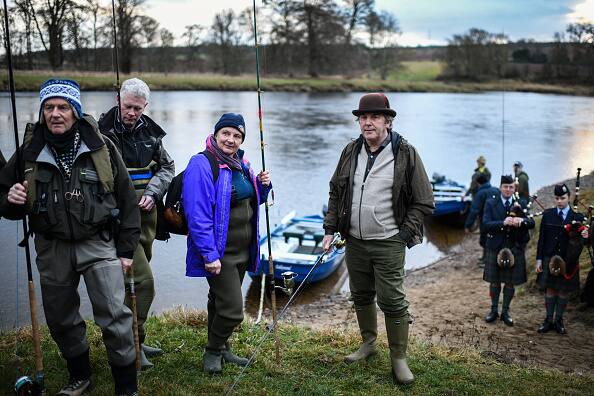 कुछ लोग इस दौरान खूब फोटो सेशन भी करवाते नजर आए. 