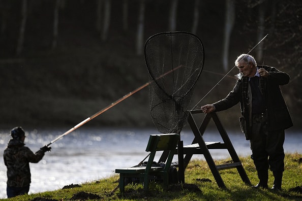 हर साल इसी समय रिवर ताई पर लोग इस खास मछली को पकड़ने आते हैं. 