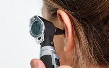 इस औरत को सुनाई नहीं देती मर्दों की आवाज, ब्वॉयफ्रेंड की बातें भी नहीं सुन पाती, जानें क्या हुआ है इसे