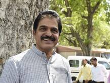 कर्नाटक में सियासी संकट, कांग्रेस नेताओं और विधायकों से मीटिंग करेंगे केसी वेणुगोपाल