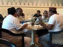 लग्ज़री रिसॉर्ट में पूरे सुकून से गुजर रही है बीजेपी के 104 विधायकों की रात