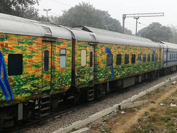 Crime rate increases in Delhi, armed men loot passengers in Duronto Express दिल्ली में अपराधियों के हौसले बुलंद, सराय रोहिल्ला में दूरंतो एक्प्रेस में लूट