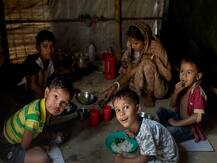 \'तीखी आलोचना के बीच 1300 रोहिंग्या मुसलमानों को भारत से बाहर भेजा गया\'