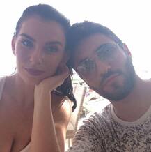 एक-दूसरे बात करने के लिए ये प्रेमी-प्रेमिका लेते हैं गूगल ट्रांसलेटर की मदद, जानें क्यों