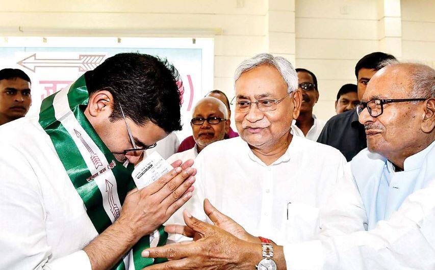 know about prashant kishor consultant of bihar cm nitish kumar to jdu vice president journey राजनीति की चौसर पर तेजी से बढ़ते पीके, सलाहकार से लेकर उपाध्यक्ष बनने तक की कहानी