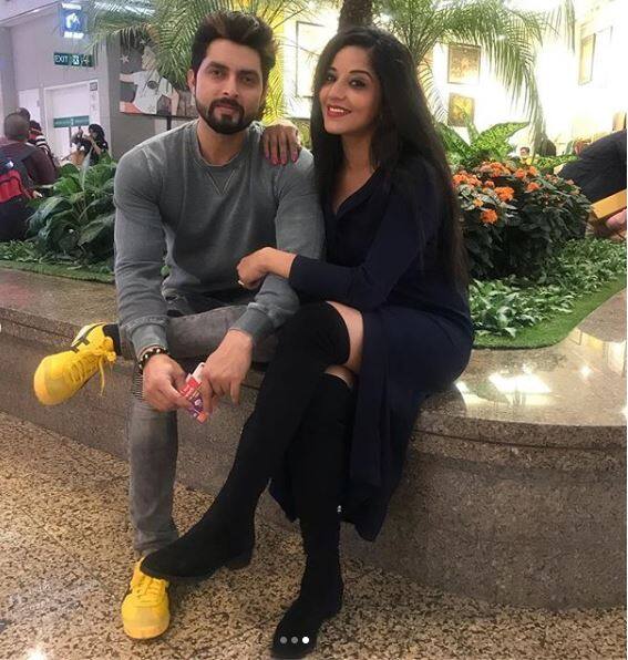 फैंस के बीच मोनालिसा अपनी एक्टिंग के साथ-साथ हॉटनेस को लेकर भी काफी मशहूर हैं. (तस्वीर-इंस्टाग्राम) 