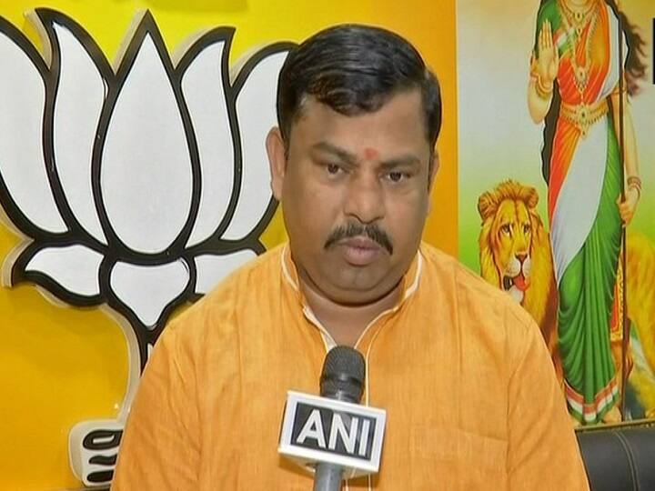 Telangana BJP MLA T Raja Singh refuses to take oath बीजेपी विधायक ने तेलंगाना विधानसभा के स्पीकर को 'एंटी हिन्दू' बता शपथ लेने से किया इनकार