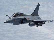 राफेल डील: सुप्रीम कोर्ट फैसले की समीक्षा संबंधी अर्जियों पर 26 फरवरी को करेगा सुनवाई