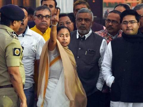 ममता की रैली: BJP के खिलाफ एक मंच पर होंगे 15 दलों के नेता, SP-BSP और कांग्रेस भी दिखेगी साथ ममता की रैली: BJP के खिलाफ एक मंच पर होंगे 15 दलों के नेता, SP-BSP और कांग्रेस भी दिखेगी साथ