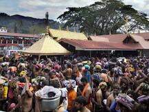 केरल सरकार ने सुप्रीम कोर्ट में कहा- सबरीमला मंदिर में अब तक 51 महिलाओं ने की पूजा