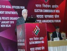 मुख्य चुनाव आयुक्त ने कहा- EVM से छेड़छाड़ संभव नहीं, हारने वाले दलों ने इसे ‘फुटबॉल’ बना दिया है