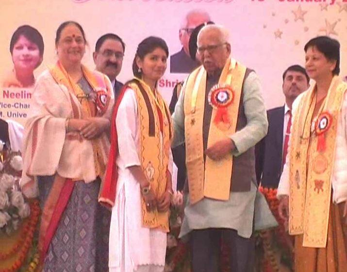 उन्होंने कहा कि यूपी में जो पुलिस मुठभेड़ की बातें हैं उस पर सुप्रीम कोर्ट में पीआईएल फाइल की गई है और कोर्ट इस पर उचित निर्णय करेगा.