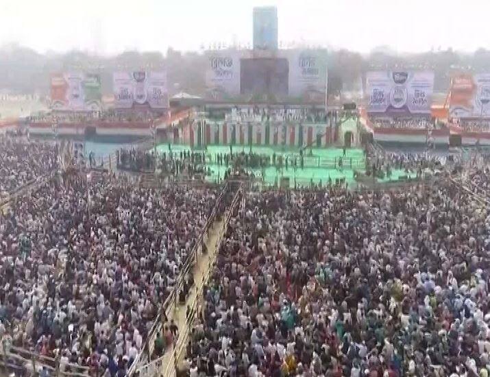 रैली में दिल्ली के मुख्यमंत्री अरविंद केजरीवाल, डीएमके नेता एके स्टालिन, एसपी प्रमुख अखिलेश यादव, कर्नाटक के मुख्यमंत्री एचडी कुमारस्वामी, आंध्र प्रदेश के सीएम और टीडीपी प्रमुख एन चंद्रबाबू नायडू, जम्मू कश्मीर के पूर्व मुख्यमंत्री फारूक अब्दुल्ला शामिल हुए हैं.