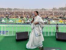 PM पर ममता बनर्जी का पलटवार, बोलीं- मोदी नवाब नहीं और हम उनके गुलाम नहीं जो उनकी धुन पर नाचेंगे