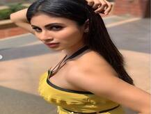 सूरज की रोशनी में अपनी अदाओं के जलवे बिखेरती नज़र आईं मौनी रॉय, यहां हैं तस्वीरें