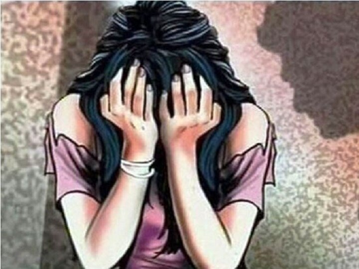 Bengaluru father rapes teenage daughter after giving her sleeping pills girl attempts to end her life बेंगलुरु में पिता ने नींद की गोली देकर बेटी के साथ किया रेप, सौतेली मां ने किया नज़रअंदाज