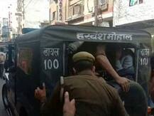 होटल पर पुलिस ने मारा छापा तो आपत्तिजनक स्थिति में मिले आठ जोड़े, घंटे के हिसाब से लिए जाते थे पैसे