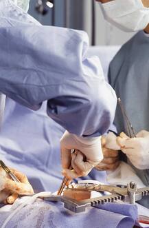 इस मरीज को बचाने के लिए डॉक्टर्स ने पिला दी 5 लीटर शराब, जानें क्या था मामला