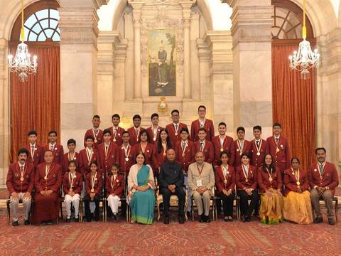 राष्ट्रपति कोविंद ने बच्चों को राष्ट्रीय बाल पुरस्कारों से नवाजा राष्ट्रपति कोविंद ने बच्चों को राष्ट्रीय बाल पुरस्कारों से नवाजा