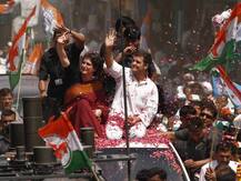 अमेठी के कांग्रेस कार्यकर्ता प्रियंका गांधी को कहते हैं \'भइया जी\', चौपाल सभाओं में मिलती हैं लोगों से