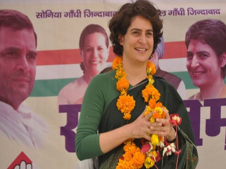 वहीं कांग्रेस के जिला महासचिव अनवर हुसैन ने कहा कि प्रियंका गांधी को राष्‍ट्रीय महासचिव बनाए जाने से कार्यकर्ताओं में गजब का उत्‍साह है. वे नए जोश और उमंग से भरे हुए हैं. उन लोगों ने अबीर-गुलाल लगाकर ढोल नगाड़े पर नाचकर अपनी खुशी का इजहार किया है. इस अवसर पर कार्यकर्ताओं ने हाथ में प्रियंका गांधी के पोस्‍टर भी लिए थे.