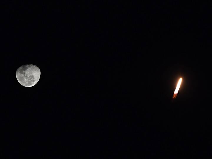 इसरो ने पहली बार इस लॉच के लिए पीएसएलवी - डीएल (PSLV - DL) का इस्तेमाल किया. अमूमन अंतरिक्ष में इन लॉन्च और पुराने उपग्रहों के कारण और साथ ही बचे खुचे रॉकेट के टुकड़ों से