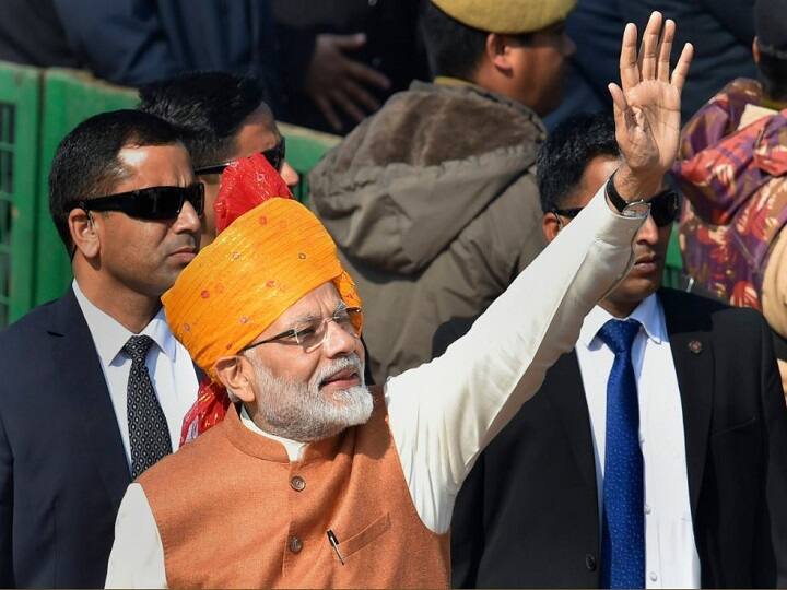 गणतंत्र दिवस के मौके पर केसरिया साफे में नजर आए प्रधानमंत्री मोदी