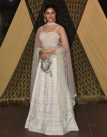 आलिया भट्ट की कजिन की वेडिंग रिसेप्शन में सजी बॉलीवुड सितारों की महफिल, ये हैं खूबसूरत तस्वीरें