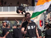 रिपब्लिक डे पर वाघा बॉर्डर पहुंचे वरुण धवन, लाइव डांस परफॉर्मेंस से किया सबको हैरान