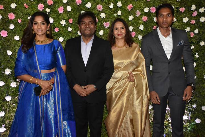 अभिनेता जॉनी लीवर ने अपने पूरे परिवार के साथ इस पार्टी में शिरकत की. (तस्वीर: मानव मंगलानी)