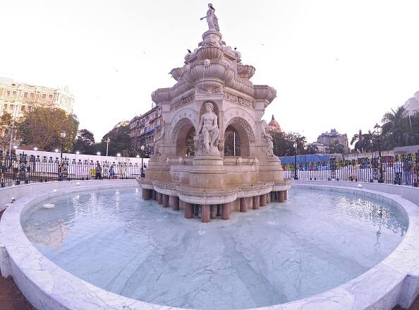 इस स्मारक को 1864 में पानी के बीचोबीच बना हुआ है.