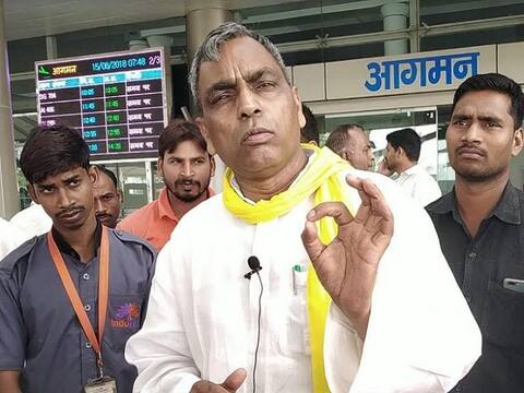 यूपी: योगी पर उनके ही मंत्री का आरोप, कहा- राम मंदिर मुद्दे पर गुमराह कर रहे मुख्यमंत्री यूपी: योगी पर उनके ही मंत्री का आरोप, कहा- राम मंदिर मुद्दे पर गुमराह कर रहे मुख्यमंत्री