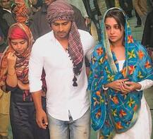 बिग बॉस 12 जीतने के बाद पति शोएब के साथ अजमेर शरीफ पहुंची दीपिका कक्कड़