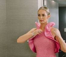 ये एक्ट्रेस अवॉर्ड फंक्शन में पहन आई ऐसी ड्रेस, हो रही है ट्रोल, जानें, क्या है इसका असल कारण