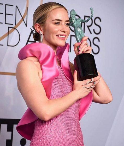 इस अवॉर्ड सेरेमनी में एमिली को 'ए क्वाइट प्लेस' फिल्म में बेस्ट फीमेल सपोर्टिंग रोल के लिए अवॉर्ड भी मिला.