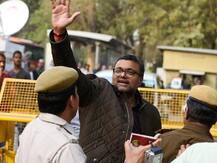 SC ने कार्ति चिदंबरम से कहा, विदेश जाना है जाएं लेकिन कानून से खिलवाड़ न करें, 10 करोड़ जमा कराएं