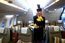 ऐसी होती है एयर हॉस्टेस की जिंदगी, जानेंगे तो दंग रह जाएंगे आप