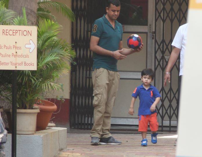 सैफ अली खान और करीना कपूर खान के लाडले तैमूर खान आए दिन किसी न किसी कारण सुर्खियों में आ ही जाते हैं.