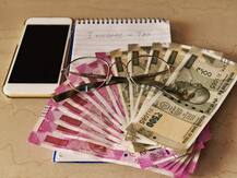 निवेश के लिए FD और ELSS हैं बेहतर ऑप्शन, टैक्स छूट के साथ मिल रहा है बेहतरीन ब्याज़