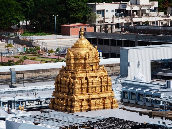 No Plan To Shut, Says Tirupati Temple As Priests, Staff Test Covid +ve तिरुपति बालाजी में 14 पुजारी सहित 140 लोग संक्रमित, मंदिर के पुजारा ने कहा- नहीं होगा मंदिर बंद