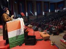 बिना नाम लिए राहुल पर बरसे मोदी, ‘AC  में बैठे लोग नहीं जानते, किसानों के लिए क्या है 6000 का मतलब’