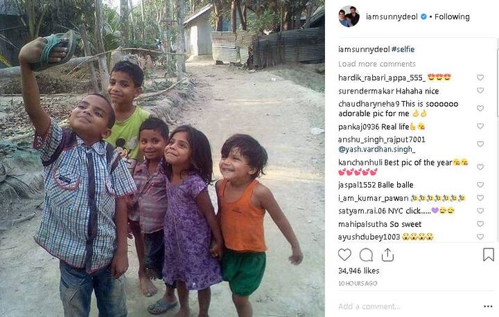 सनी देओल ने इस तस्वीर को शेयर करते हुए सेल्फी टैग दिया है. 